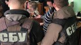 Сотрудница "Укрзализныци" задержана на Черкасщине при получении 500 долл. взятки за содействие в трудоустройстве, - СБУ. ВИДЕО+ФОТОрепортаж