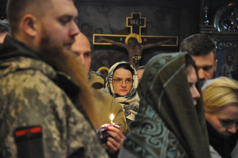 Зі столичним екскурсоводом та воїном Сергієм Мироновим, який загинув у бою з окупантами, попрощалися у Києві 35