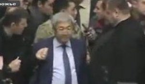"Пішли ви нах#й з цього залу", - мэр Запорожья Син эмоционально отреагировал на появление в горсовете депутата Ляшко. ВИДЕО