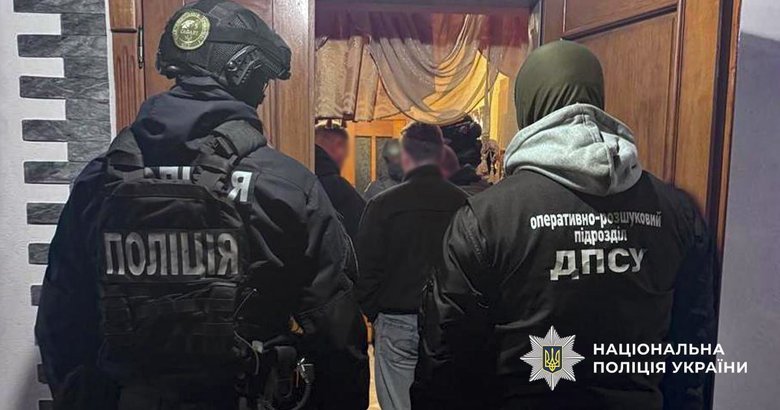 Нацполіція ліквідувала канал незаконного виїзду за кордон на Буковині