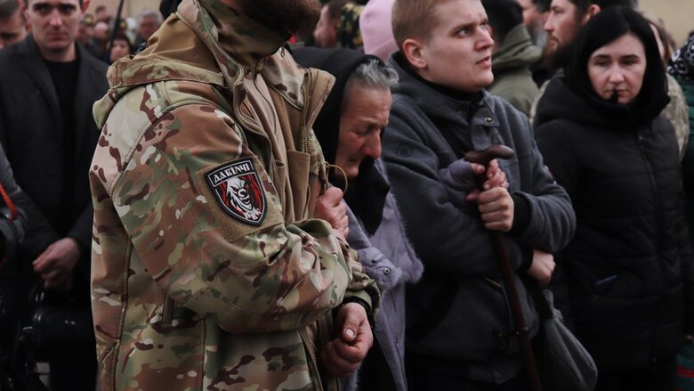 З легендарним комбатом Дмитром Коцюбайлом (Да Вінчі) попрощалися на Івано-Франківщині 12