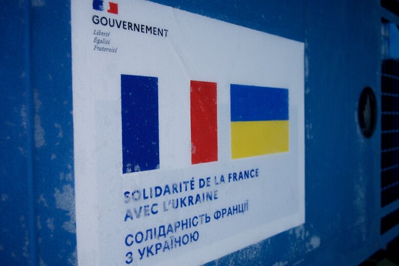 Украина получила 100 генераторов от Франции 03