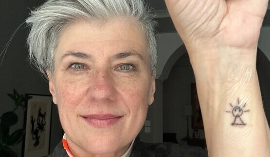 Natalka Cmoc got a tattoo in support of Ukrainian women in the temporarily occupied territories