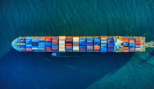 Два великі морські перевізники припинили роботу в Росії