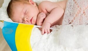 Народжуваність в Україні скоротилася у 2,2 раза протягом 10 років: троє померлих на одного малюка. ІНФОГРАФІКА