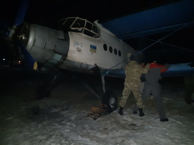 Контрабандисты наладили переправку в Румынию сигарет на Кукурузнике 03