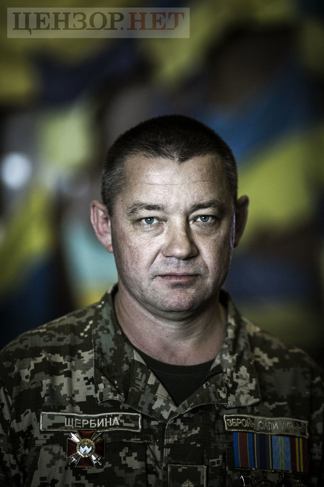 Заступник комбрига 57-ї бригади полковник Олександр Щербина: Загинув наш боєць о 5-й ранку, а о 8-й дзвонить його телефон, і там дитина каже: Татусю, ми йдемо з мамою в садочок 01