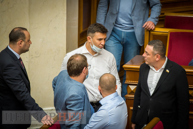 Черга до Шмигаля, Тищенко хвалиться відео зі своїм танцем, страшні ялинки Шахова та Ківа в обіймах Суркіса, - робота Ради 16 липня 29