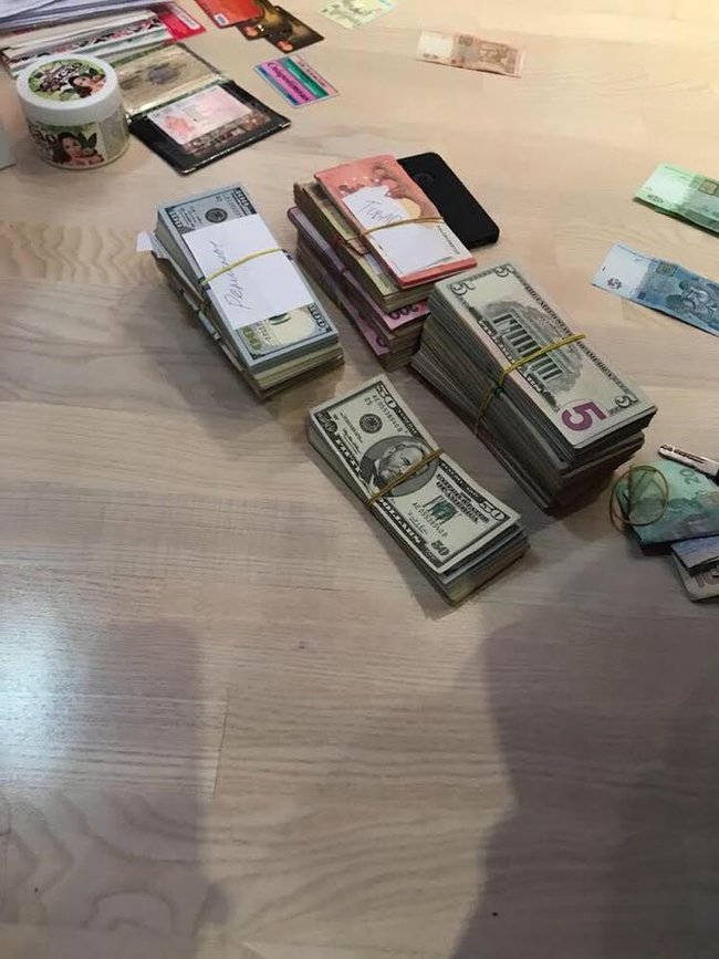 Задержана преступная группировка, выдававшая себя за врачей-иностранцев: в ходе спецоперации проведены 100 обысков в 7 городах, - Луценко 01