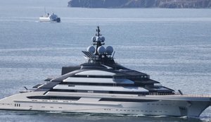 Зробили виняток: Іран пропустив яхту найбагатшого російського мільярдера через Ормузьку протоку