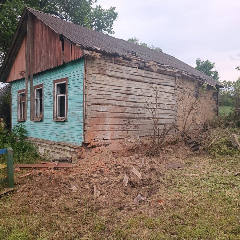 Наслідки вчорашнього обстрілу Миропільської громади на Сумщині: Поранено 1 особу 03