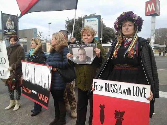 "Avdiivka is Ukrainian Aleppo": Ukrainians protest at Russian embassies in Riga, Rome and Lisbon 04