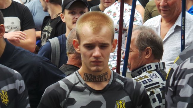 Поговори з тими, кого ти вбив, х#йло!: националисты пикетируют ОП с требованием ареста российской агентуры в Украине и перекрытия границы с РФ 20