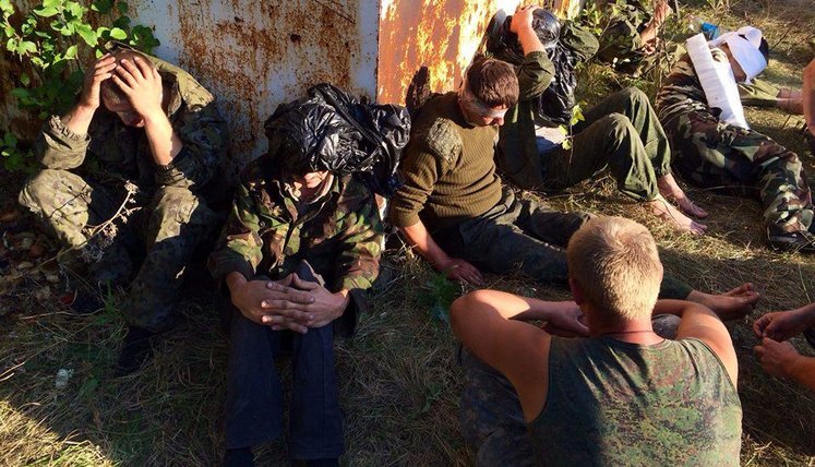 Heroes of Donetsk Airport Who Captured Six Separatists Did Not Receive Any Medal. "Someone in Kyiv Would Rather Die Than Medal Them“. PHOTOS