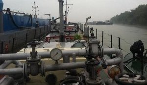 Нефтяные реки текут на юг: как наживаются на контрабанде "последователи Курченко"
