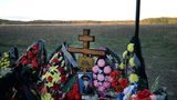 Soldiers’ Graves Bear Witness to Russia’s Role in Ukraine