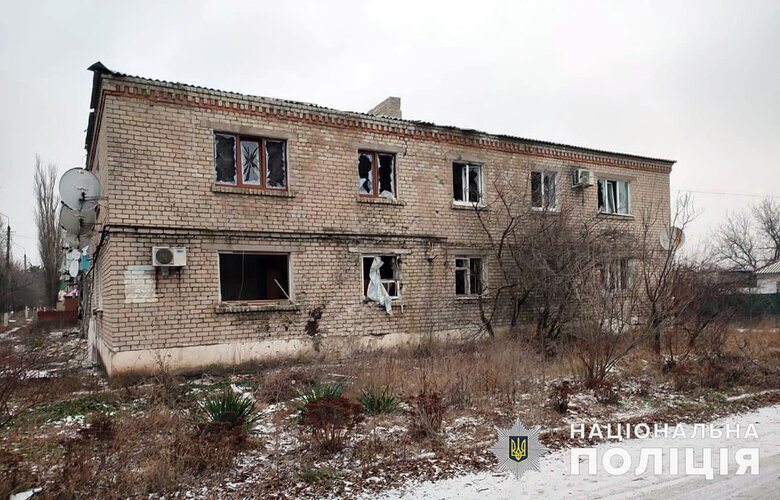 Наслідки обстрілів Донеччини: зруйновані житлові будинки, поранені цивільні, - поліція 03
