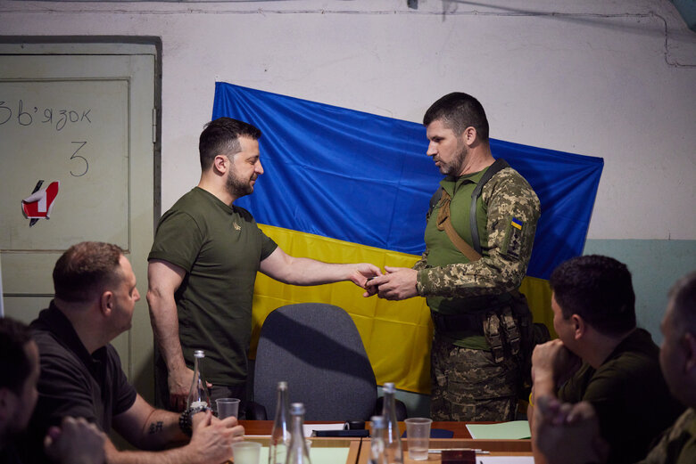 Зеленский приехал с рабочей поездкой в Николаевскую область 01