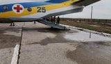 Двое раненых военнослужащих эвакуированы санавиацией из Харькова в Киев. ФОТО