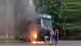 В Днепре во время движения загорелся трамвай. ВИДЕО