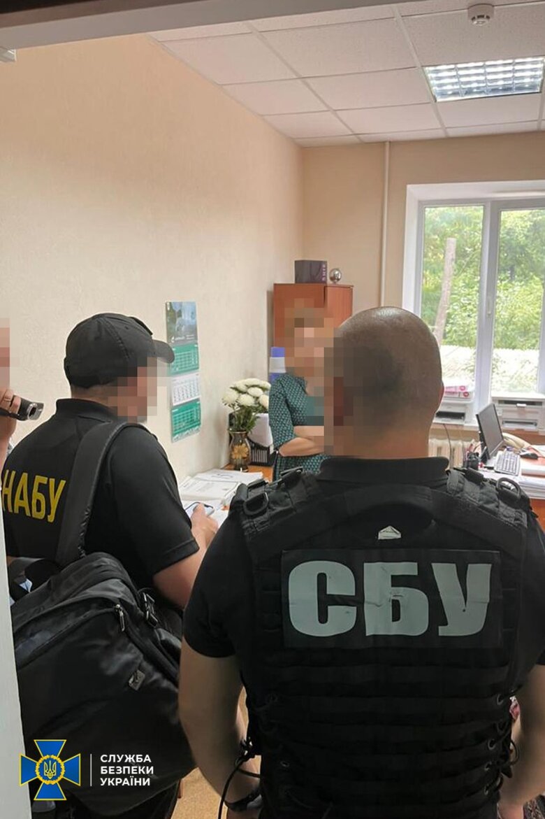 НАБУ і СБУ затримали на хабарі голову Олександрівського райсуду на Кіровоградщині 04