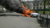 В центре Киева пылает кофемобиль. ФОТО