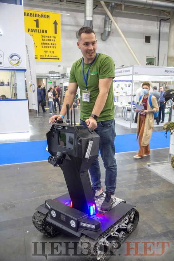 Kyiv hosts major weapons fair: Arms and Security 2021 09