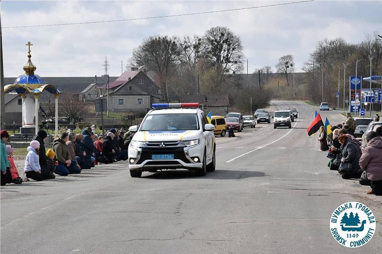 Тернопільщина попрощалася із загиблим 38-річним воїном Сергієм Грищуком, який повернувся із Польщі, щоб боронити країну 05