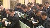"Внешне он напоминает льва, Добрая о нем идет молва", - міністри уряду Туркменістану стоячи конспектують вірші про алабая, які читає президент Бердимухамедов. ВIДЕО