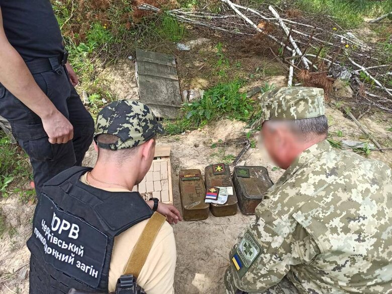 Два тайника с боеприпасами обнаружили на Черниговщине, - Госпогранслужба 01 Два тайника с боеприпасами обнаружили на Черниговщине, - Госпогранслужба 01