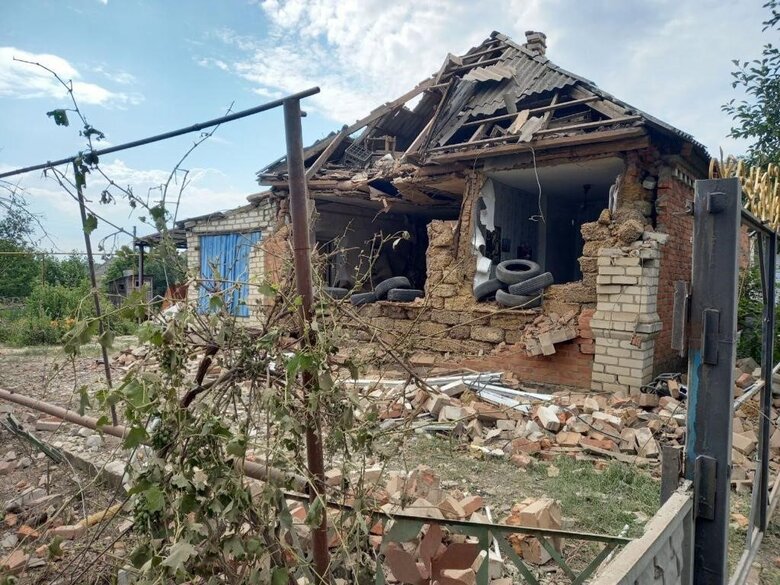 Russian troops shelled houses in Zaporizhzhia region 05