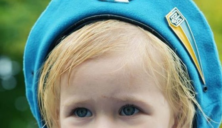 Донька "кіборга" Руслана Боровика взяла участь у Марші захисників України. ФОТОрепортаж