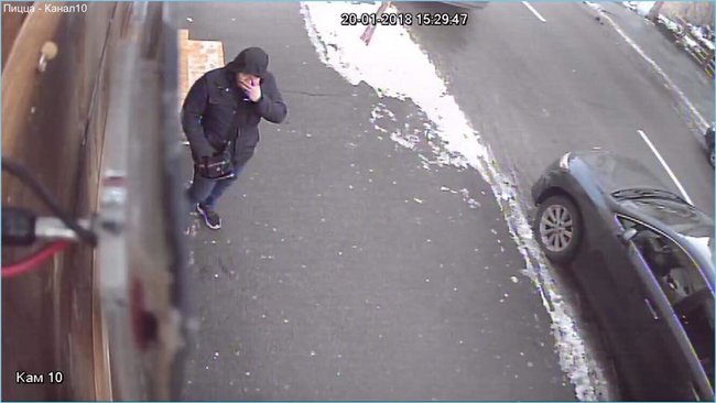 Автомобиль волонтерки Марины Комаровой угнали в Киеве, камеры зафиксировали угонщика 05