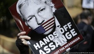 Британия выдаст Ассанжа США