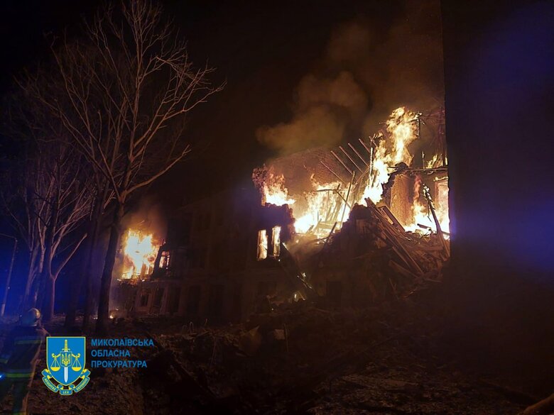 Удар по Николаеву: из-под завалов достали погибшего, количество пострадавших выросло до 19 (обновлено) 01