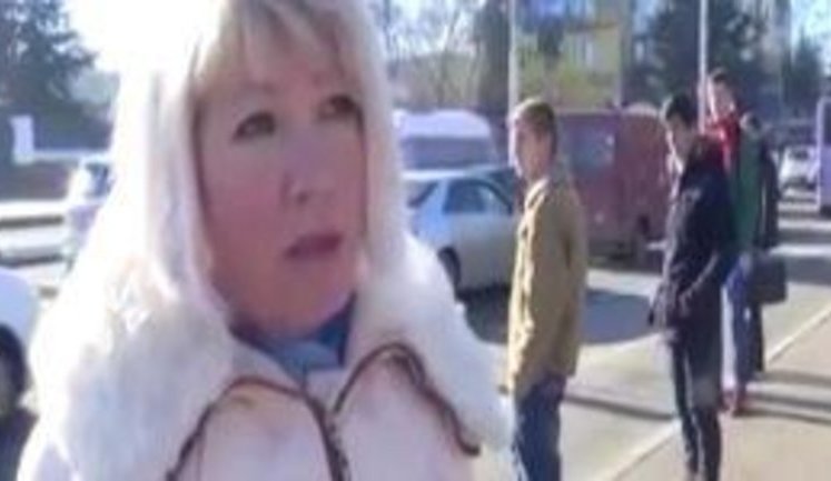 "Цены такие, что глаза на лоб лезут. За 1000 гривен можно было все купить, а за 1000 рублей уже ничего. Полный бардак", - крымчане в шоке от реалий "возвращения в родную гавань". ВИДЕО