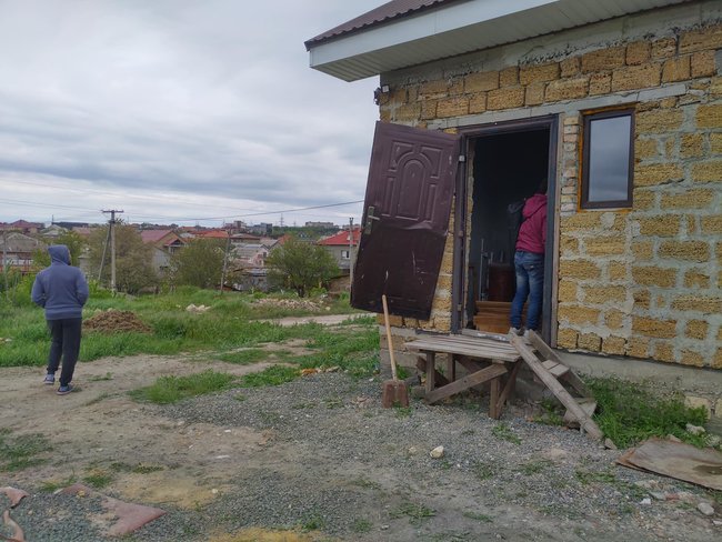 Российские силовики застрелили узбека-мусульманина Аюба Рахимова в собственном доме под Симферополем, - правозащитница 05 Российские силовики застрелили узбека-мусульманина Аюба Рахимова в собственном доме под Симферополем, - правозащитница 05