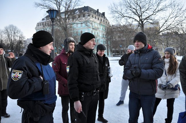 Правые организации провели акцию против самостроя УПЦ МП в центре Киева 06
