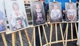 Виставка, присвячена матерям, що втратили дітей на Донбасі, відбулася в чеській Празі. ФОТОрепортаж