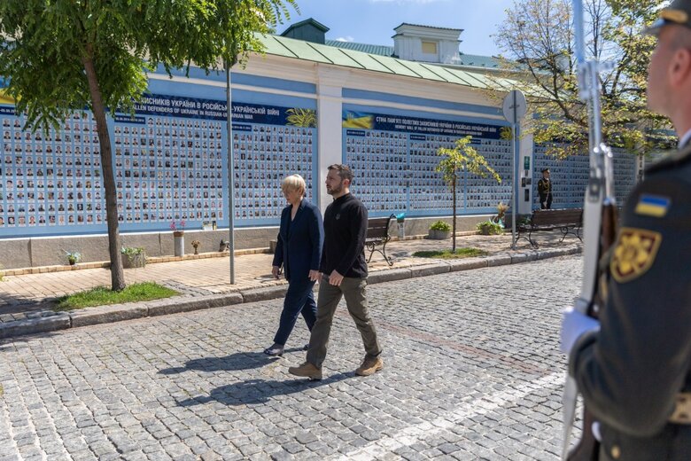 Зеленський разом із президенткою Словенії Пірц Мусар вшанували пам’ять загиблих захисників України