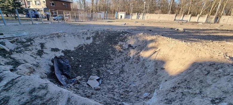 Війська РФ знищили стадіон та музей українських старожитностей у Чернігові 04