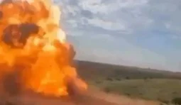 Рашисти спробували затрофеїти український ударний коптер та підірвалися разом із ним: "#бать его в рот, сказал же не трогайте". ВIДЕО 18+