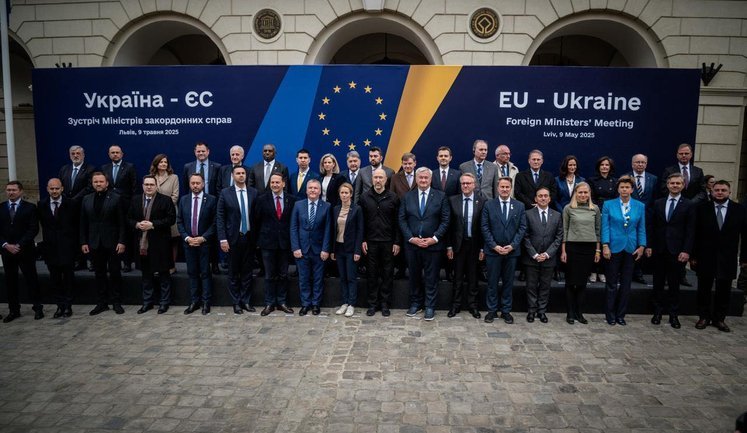 Тиск на РФ, фінансова й військова підтримка України, переговори про членство в ЄС: Сибіга підбив підсумки року у відносинах з ЄС