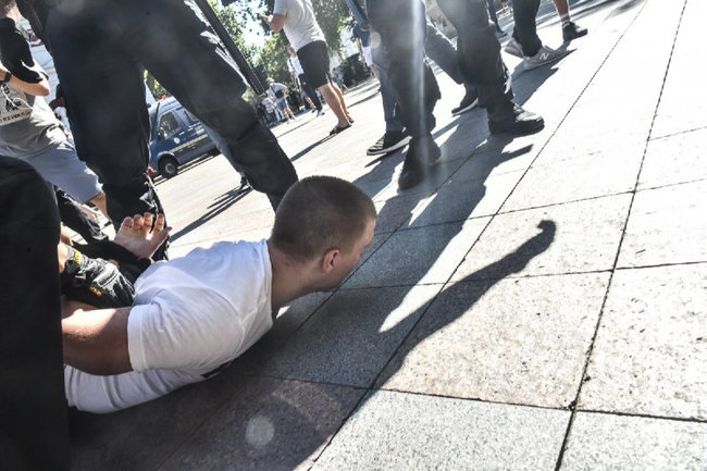 Марш равенства в Одессе закончился потасовками: двое полицейских госпитализированы, задержаны 16 человек 05