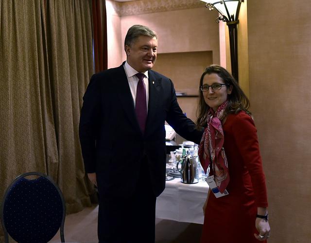 Порошенко и Фриланд обсудили ратификацию соглашения о ЗСТ 01 Порошенко и Фриланд обсудили ратификацию соглашения о ЗСТ 01