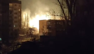 Росіяни обстріляли житлові квартали Херсону, виникли пожежі, - МВА. ВIДЕО