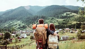 Популярність мандрівок Україною зростає: надходження туристичного збору збільшилися майже на чверть