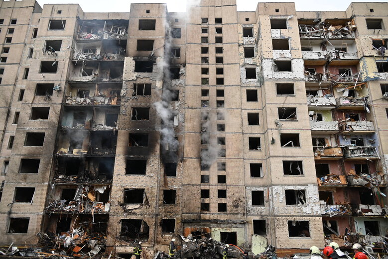 Consequences of Russian missile strike on house in Solomianskyi district of Kyiv 28