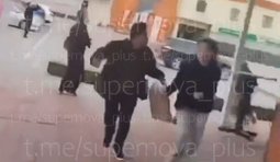 двоє тікають під час атаки на москва