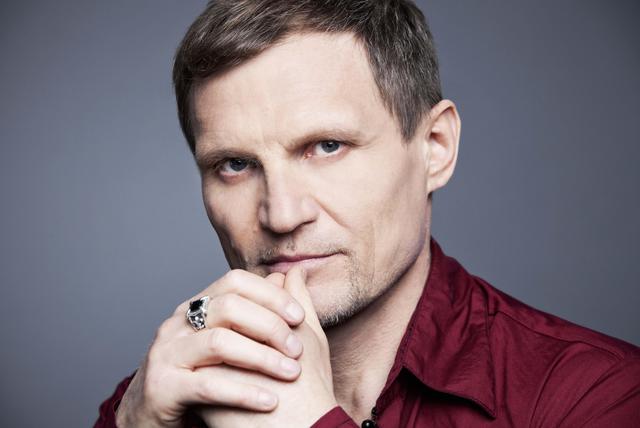 Олег Скрипка: Під Дебальцево тільки-но я заспівав гімн, як почався обстріл 01 Олег Скрипка: Під Дебальцево тільки-но я заспівав гімн, як почався обстріл 01